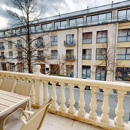 White Lotus - 50 M From Thermal