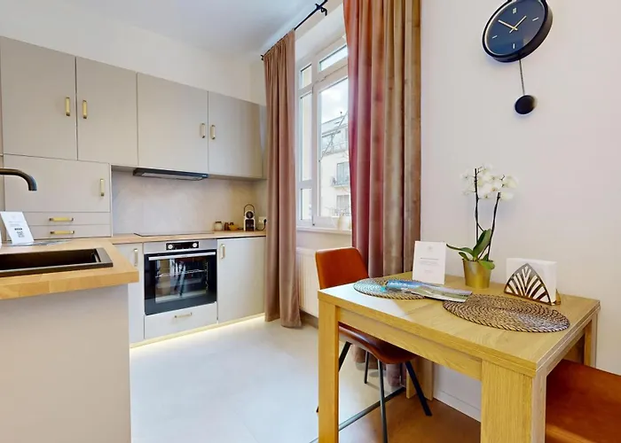 White Lotus - 50 M From Thermal *